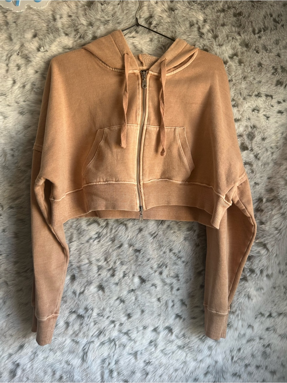 110. Aeropostale sz med cropped hoodie